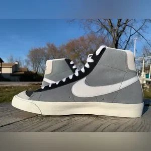 完売必至人気話題！Nike Blazer Mid 77 VNTG Suede Cool Grey Bk Nike Blazer Mid 77 Vintage Cool Gray | Don of Discounts